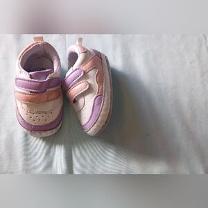 ‼️5 items for $8‼️Kids Pink and Purple Velcro Sneakers